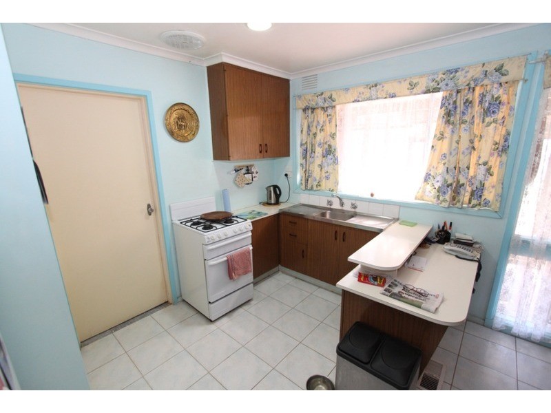 16 Oldershaw Road, Melton VIC 3337