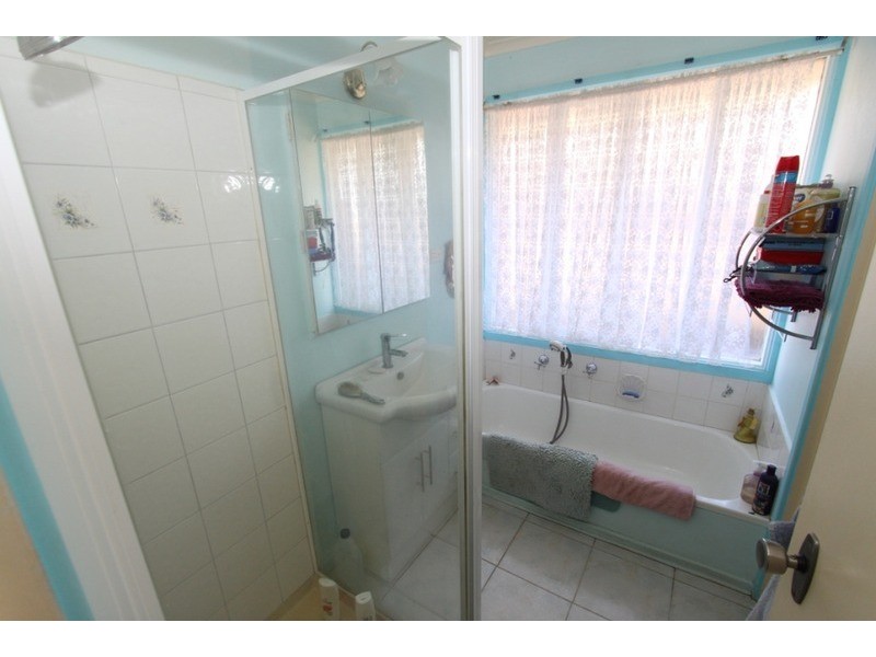 16 Oldershaw Road, Melton VIC 3337