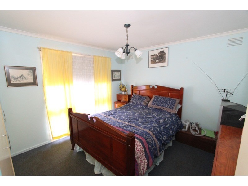 16 Oldershaw Road, Melton VIC 3337