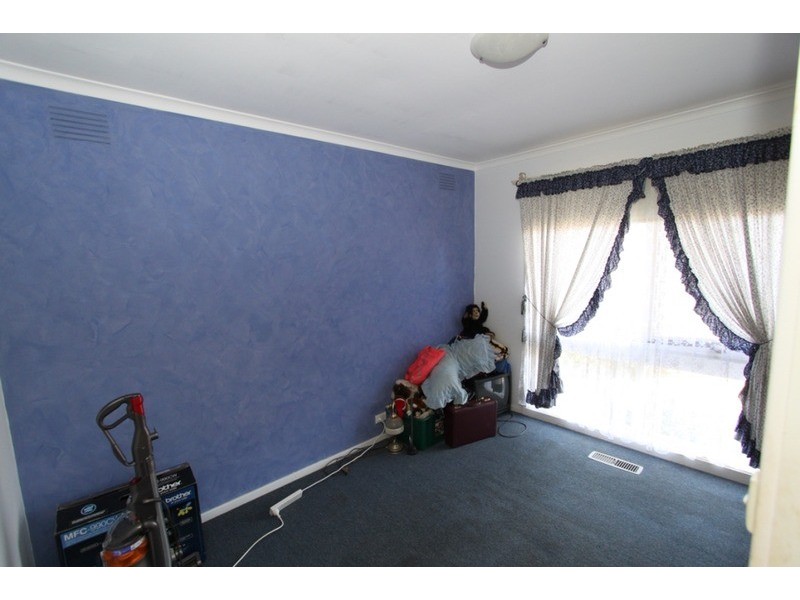 16 Oldershaw Road, Melton VIC 3337