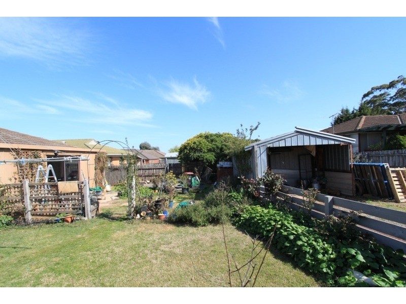 16 Oldershaw Road, Melton VIC 3337