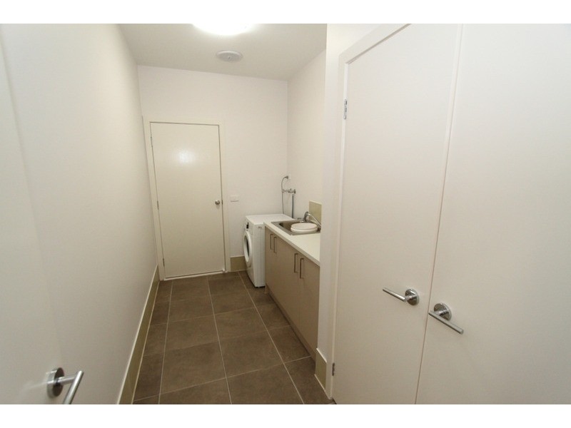 17 Longtree Drive, Melton West VIC 3337