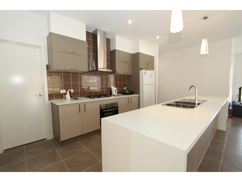 17 Longtree Drive, Melton West VIC 3337