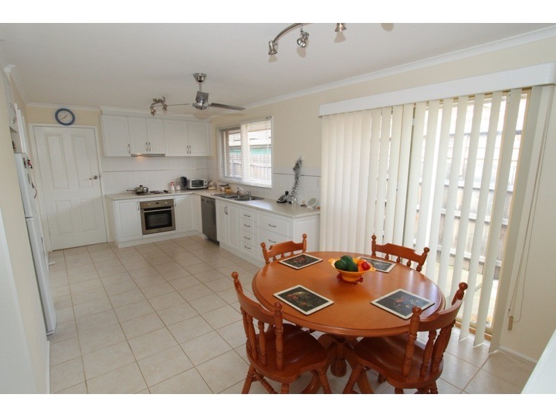 20 Quail Crescent, Melton VIC 3337