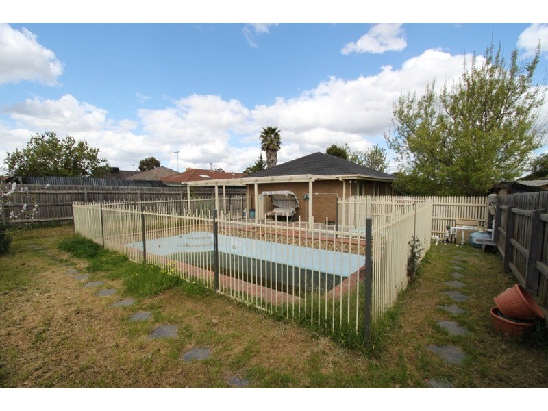 20 Quail Crescent, Melton VIC 3337