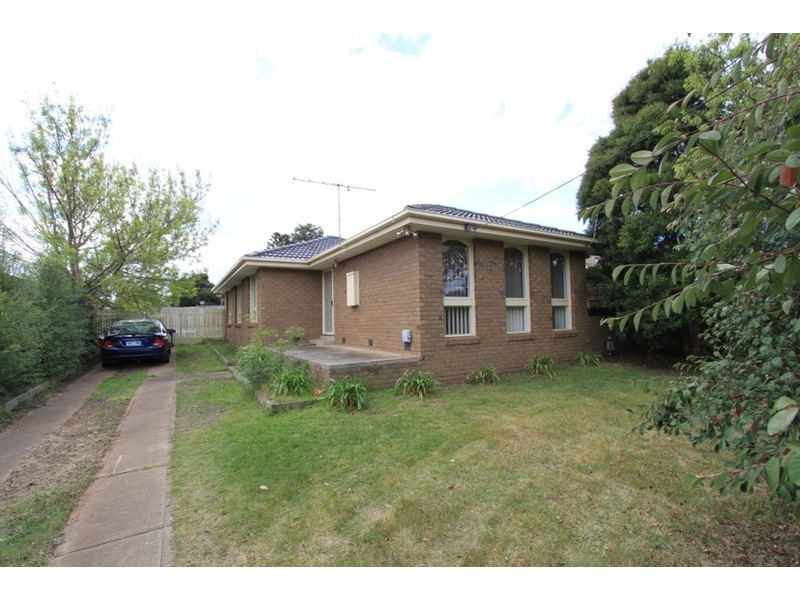 20 Quail Crescent, Melton VIC 3337