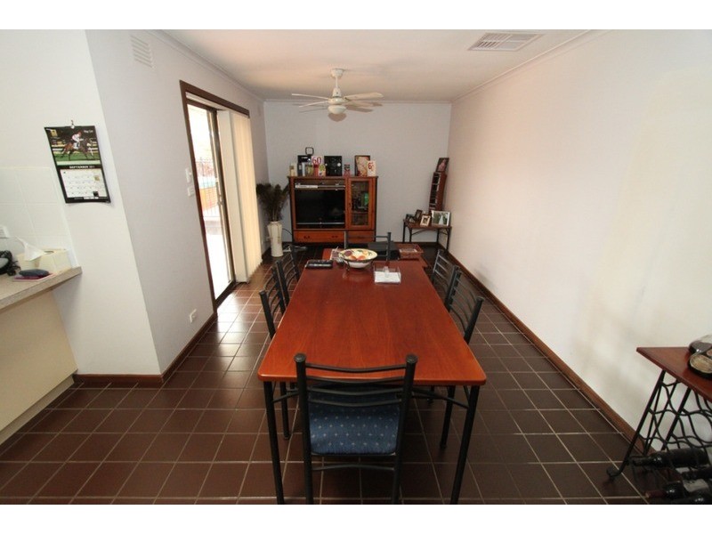 6 Wootton Court, Melton South VIC 3338