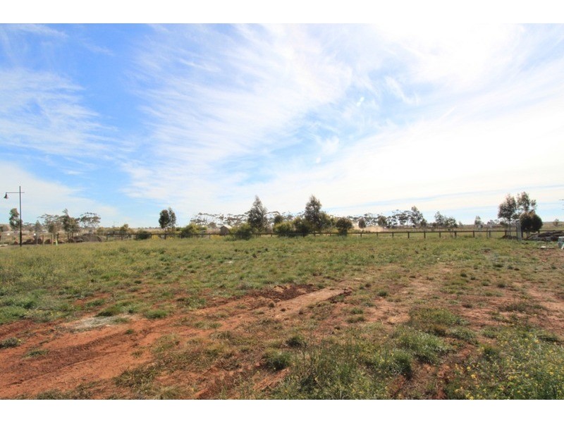 56 Benella Avenue, Eynesbury VIC 3338