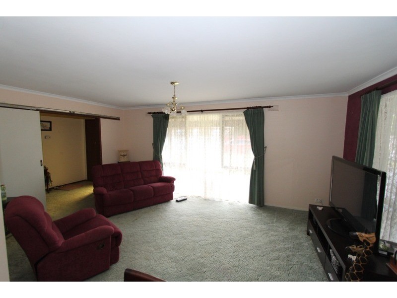 11 Brennan Street, Melton South VIC 3338