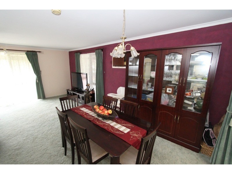 11 Brennan Street, Melton South VIC 3338