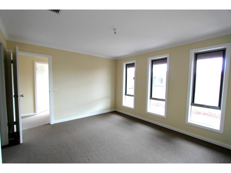 91 Longtree Drive, Melton VIC 3337