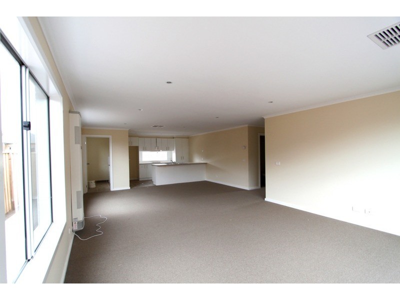 91 Longtree Drive, Melton VIC 3337