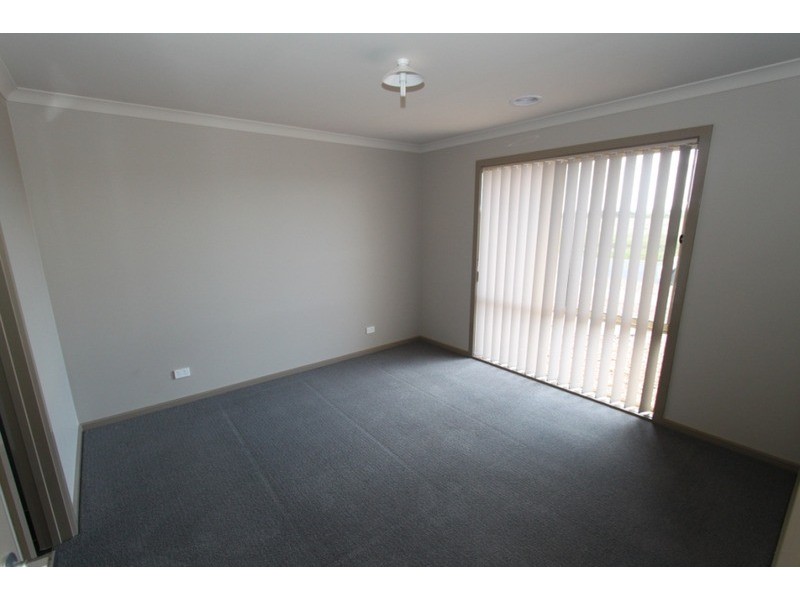 47 Longtree Drive, Melton West VIC 3337