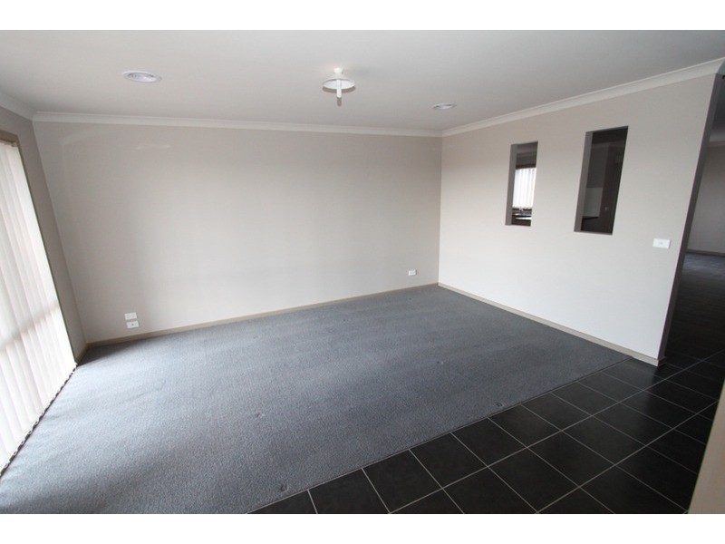 47 Longtree Drive, Melton West VIC 3337