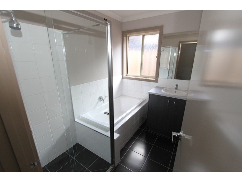 47 Longtree Drive, Melton West VIC 3337