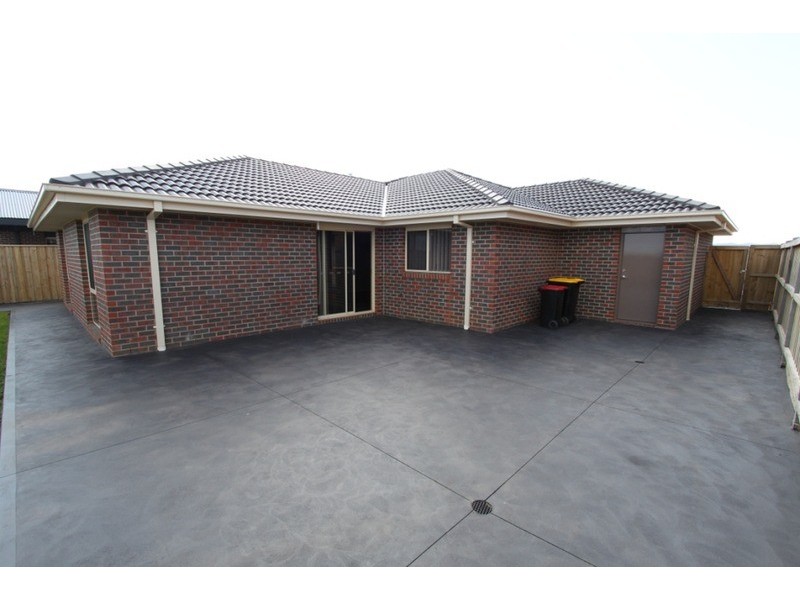 47 Longtree Drive, Melton West VIC 3337