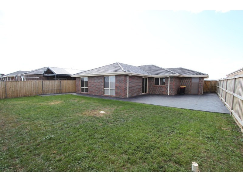 47 Longtree Drive, Melton West VIC 3337