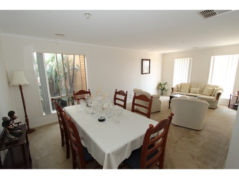 73 Dalray Crescent, Kurunjang VIC 3337