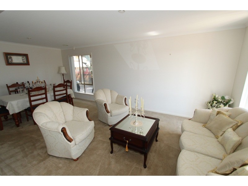 73 Dalray Crescent, Kurunjang VIC 3337
