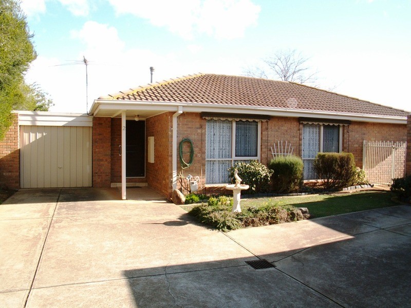 2/15 Smoult Drive, Melton VIC 3337