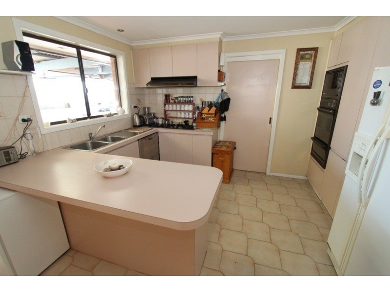 6 Roderick Drive, Kurunjang VIC 3337