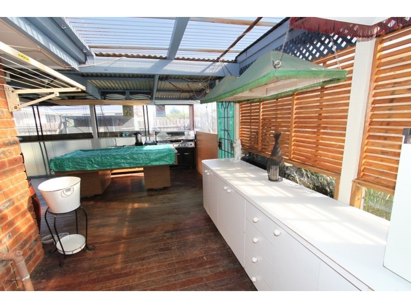 6 Roderick Drive, Kurunjang VIC 3337