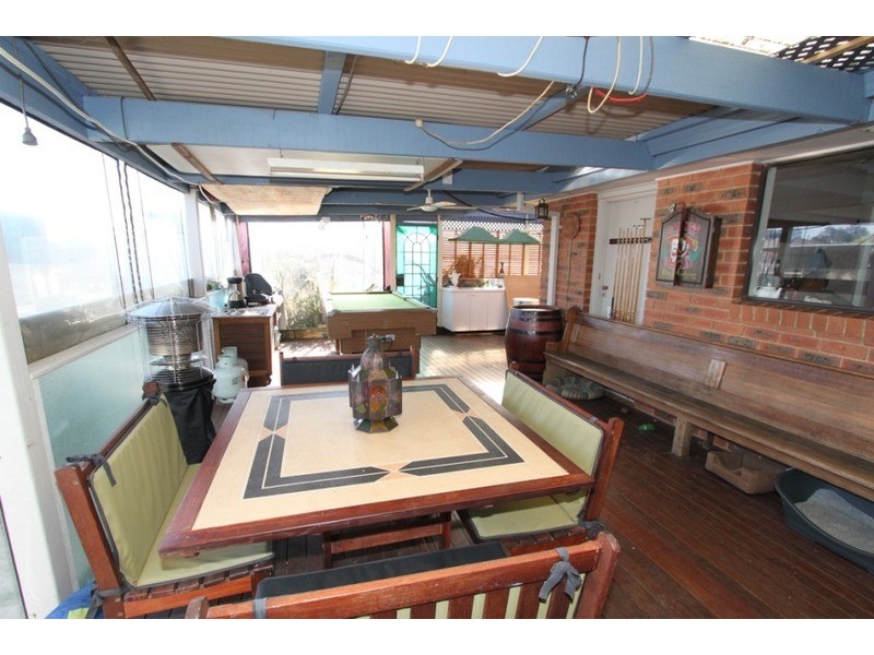 6 Roderick Drive, Kurunjang VIC 3337