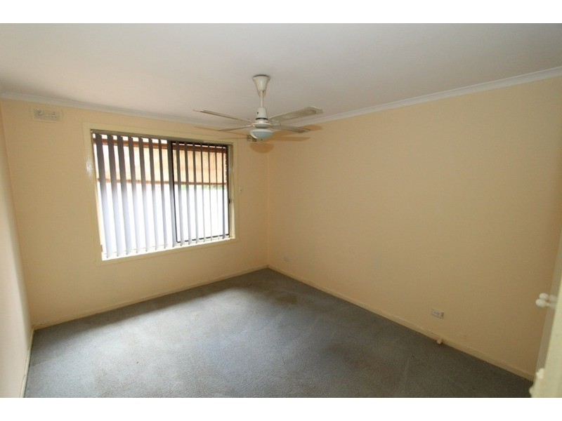 18 Lachlan Road, Melton South VIC 3338
