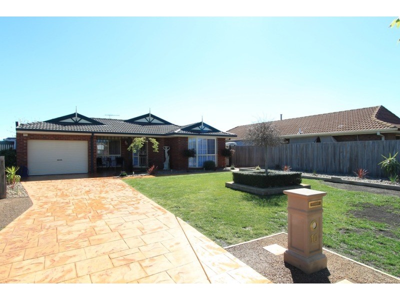 10 Garfield Close, Brookfield VIC 3338