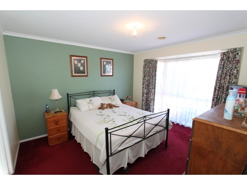 10 Garfield Close, Brookfield VIC 3338