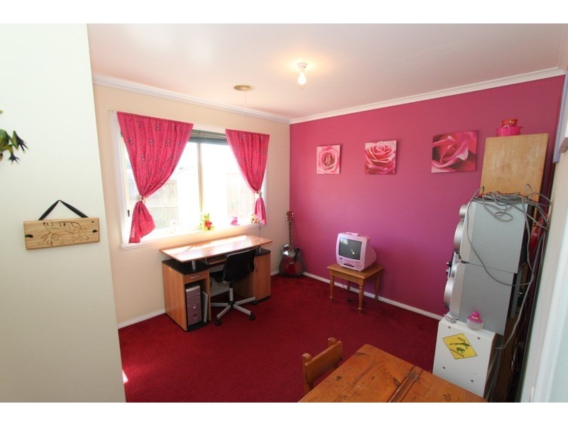 10 Garfield Close, Brookfield VIC 3338