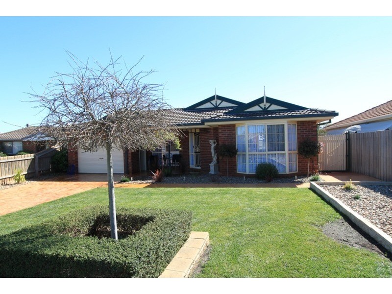 10 Garfield Close, Brookfield VIC 3338