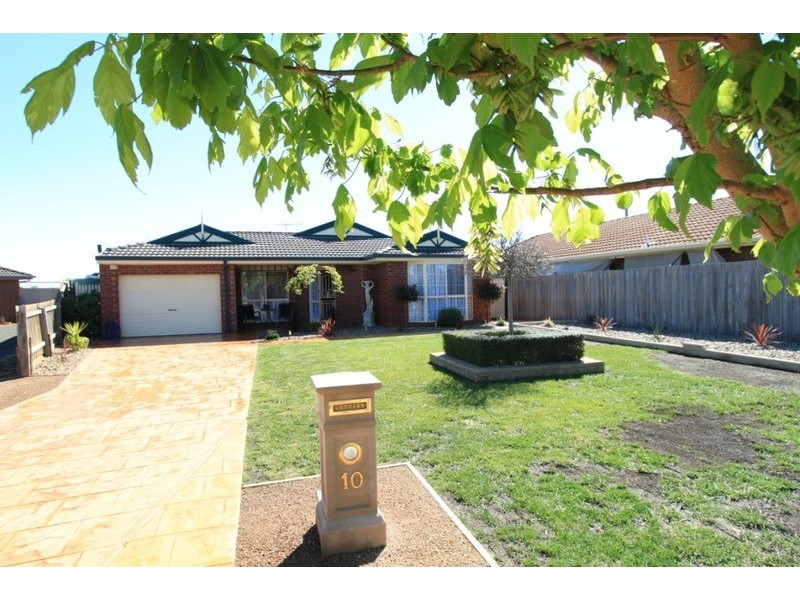 10 Garfield Close, Brookfield VIC 3338