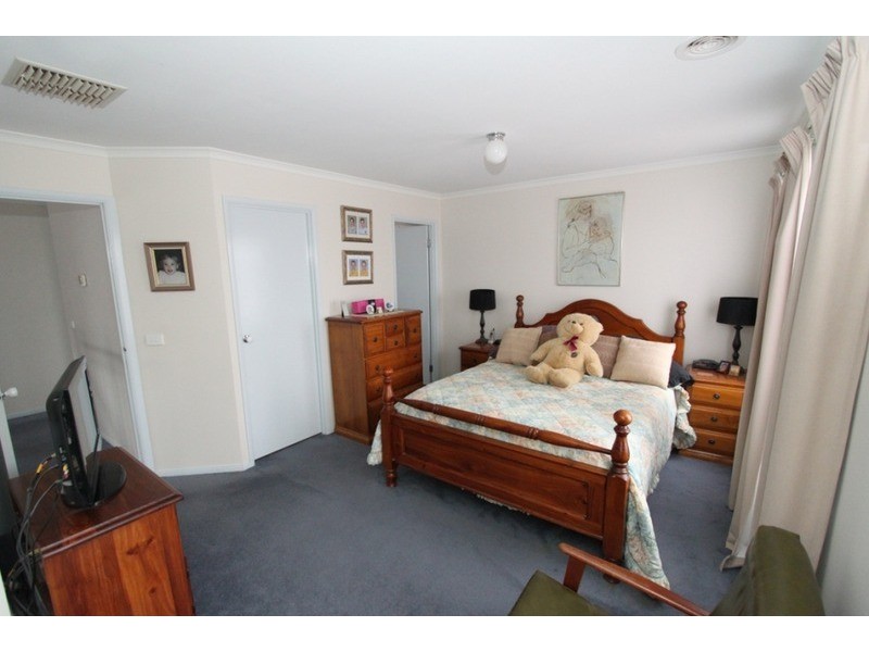 10 Park Lane, Melton West VIC 3337