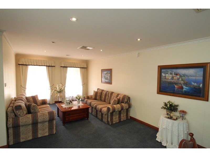 20 Runnymeade Lane, Brookfield VIC 3338