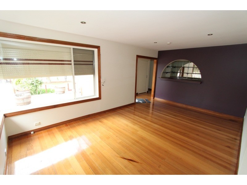 9 Riddle Drive, Melton VIC 3337