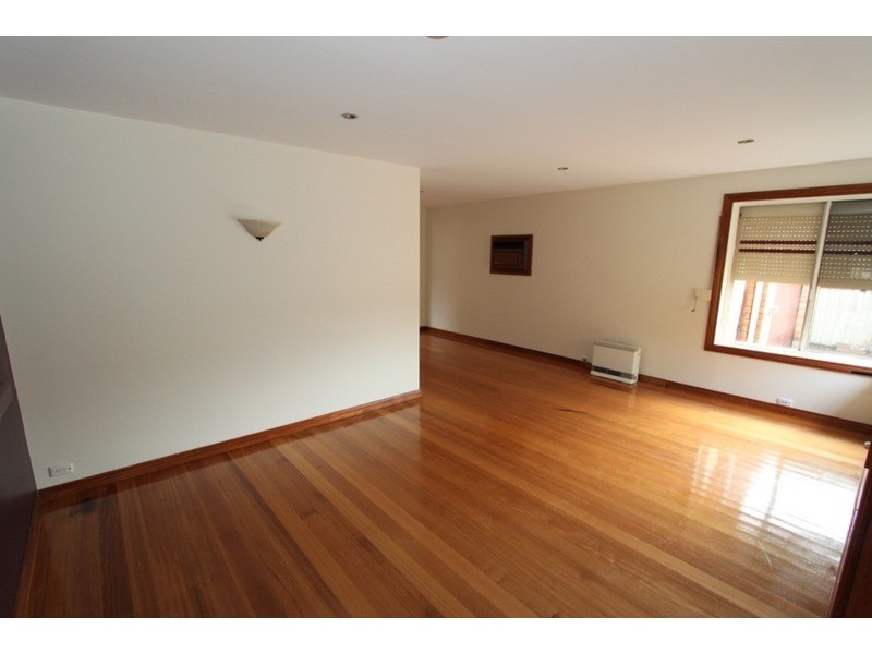 9 Riddle Drive, Melton VIC 3337