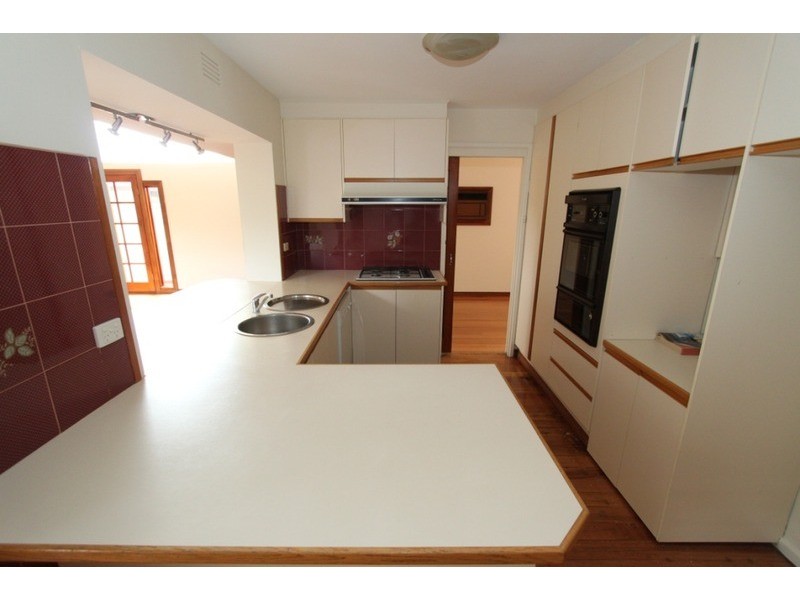 9 Riddle Drive, Melton VIC 3337