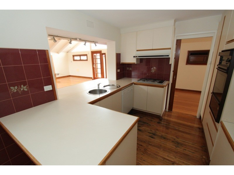 9 Riddle Drive, Melton VIC 3337