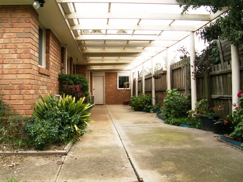 2/15 Smoult Drive, Kurunjang VIC 3337