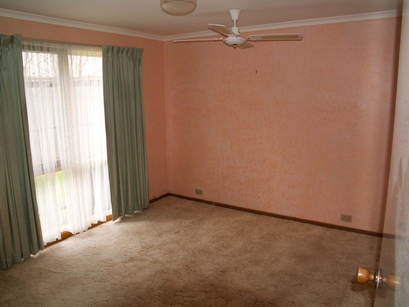 2/15 Smoult Drive, Kurunjang VIC 3337