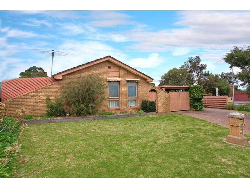 14 Edinburgh Place, Melton West VIC 3337