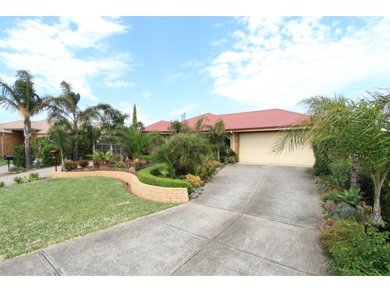 11 Hillsmeade Drive, Melton West VIC 3337