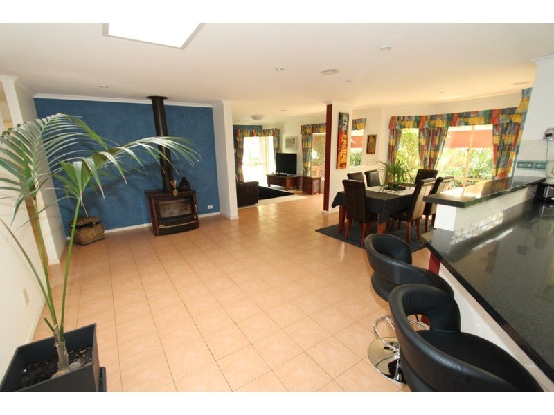 11 Hillsmeade Drive, Melton West VIC 3337