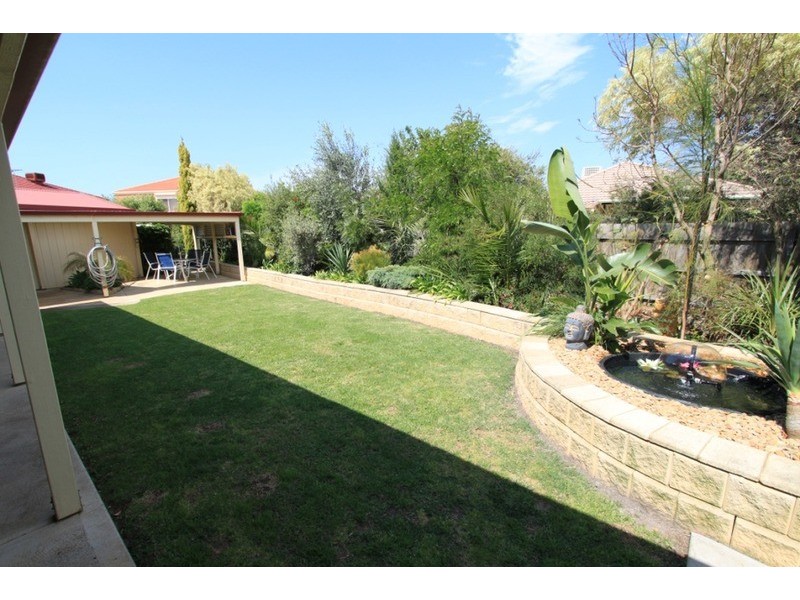 11 Hillsmeade Drive, Melton West VIC 3337