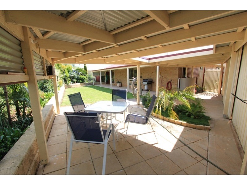 11 Hillsmeade Drive, Melton West VIC 3337