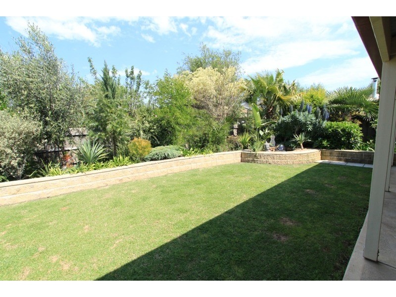 11 Hillsmeade Drive, Melton West VIC 3337