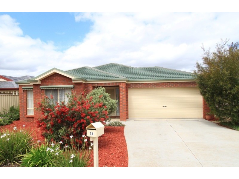 34 Fiddlewood Turn, Melton West VIC 3337