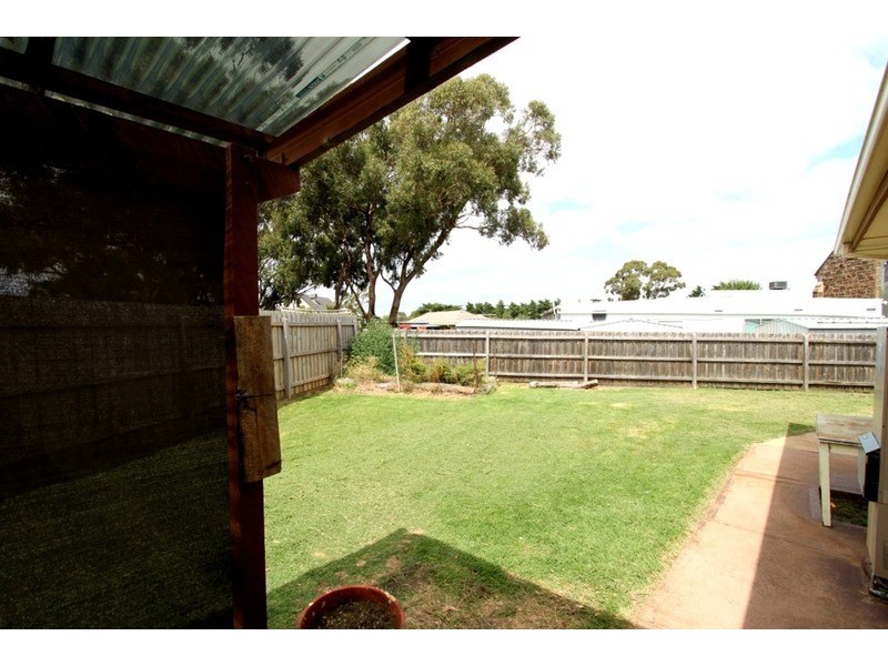 30 Riddle Drive, Melton VIC 3337