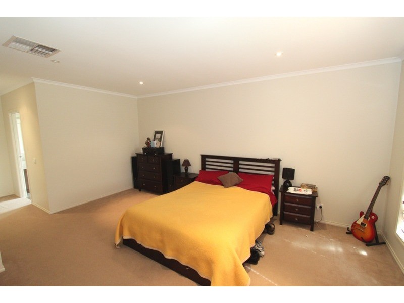 14 Ironbark Way, Brookfield VIC 3338